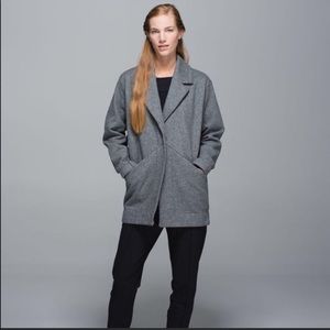 Lululemon Cozy Car Coat. Gray. Size 4.